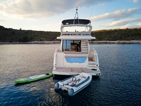 Absolute Yachts Absolute 50 Fly Viva La Vida