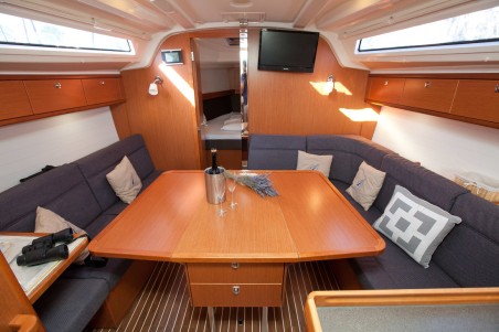Bavaria Yachtbau Bavaria Cruiser 37 - 3 cab. Gospoja
