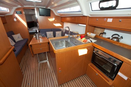 Bavaria Yachtbau Bavaria Cruiser 37 - 3 cab. Gospoja