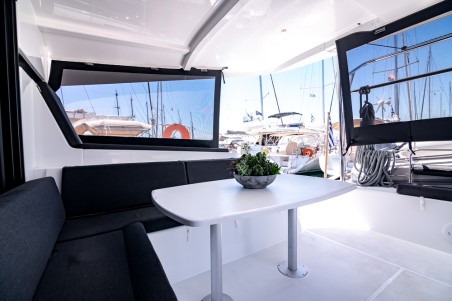 Lagoon-Bénéteau Lagoon 42 - 4 + 2 cab. Blue Trident