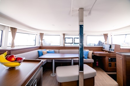 Lagoon-Bénéteau Lagoon 42 - 4 + 2 cab. Blue Trident