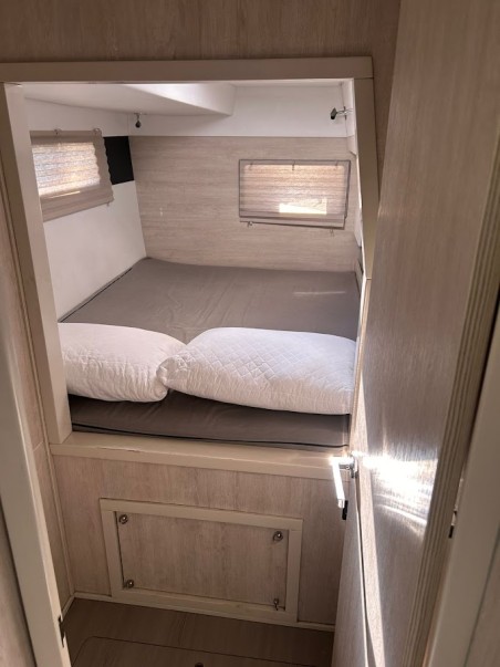 Leopard Catamarans / Robertson & Caine Leopard 434 PC Aquaholic