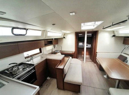 Beneteau Oceanis 51.1 | Yacht Charter Greece | Travelboat