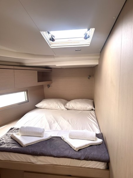 Beneteau Oceanis 51.1 - 5 + 1 cab. | Yacht Charter Greece | Travelboat