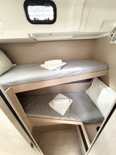 Beneteau Oceanis 51.1 - 5 + 1 cab. | Yacht Charter Greece | Travelboat