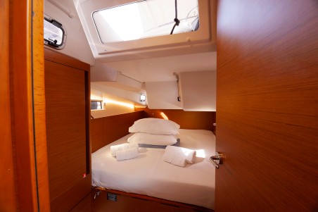 Jeanneau Sun Odyssey 490 - 5 + 1 cab. Wu Wei