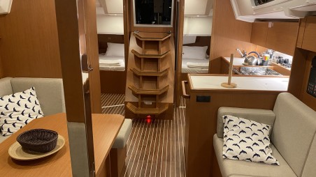 Bavaria Yachtbau Bavaria C38 Luna 3