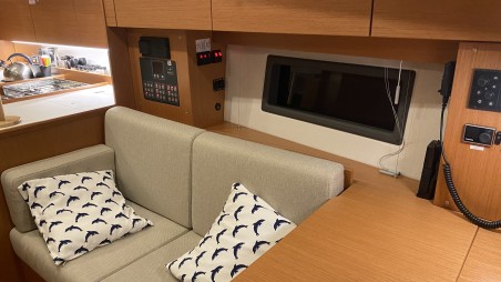 Bavaria Yachtbau Bavaria C38 Luna 3