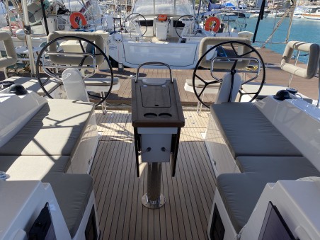 Bavaria Yachtbau Bavaria C38 Luna 3