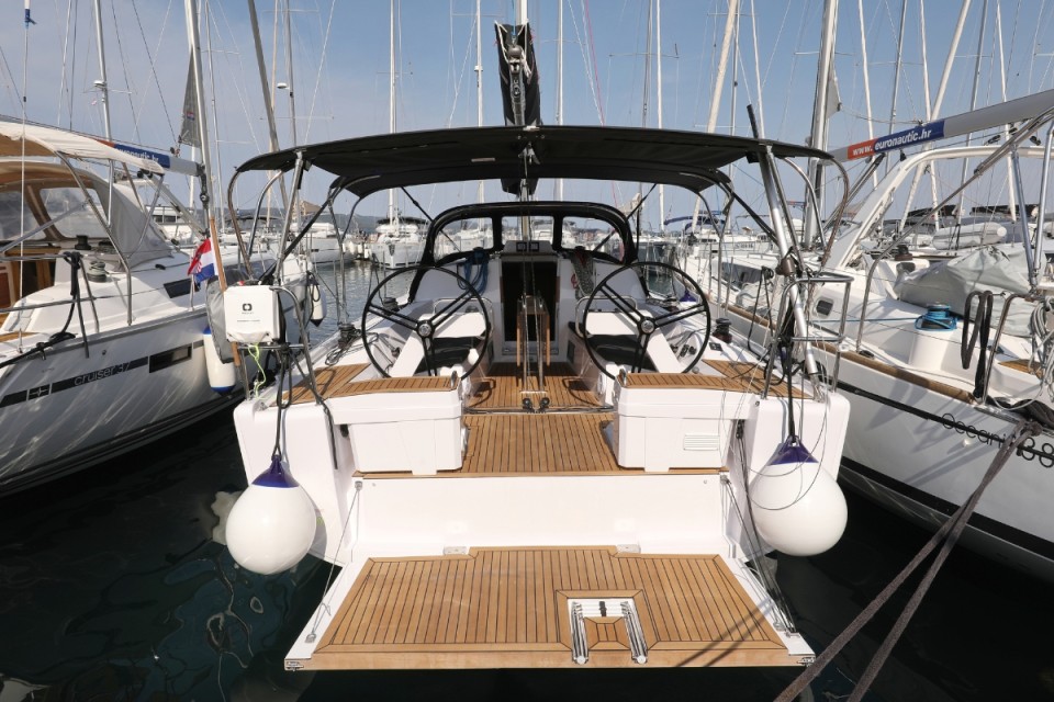 Elan Marine Elan E4 Twitter