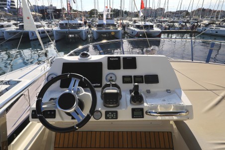 Jeanneau Prestige 460 Fly - 3 + 1 cab. Ferus