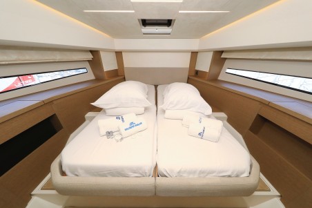 Jeanneau Prestige 460 Fly - 3 + 1 cab. Ferus