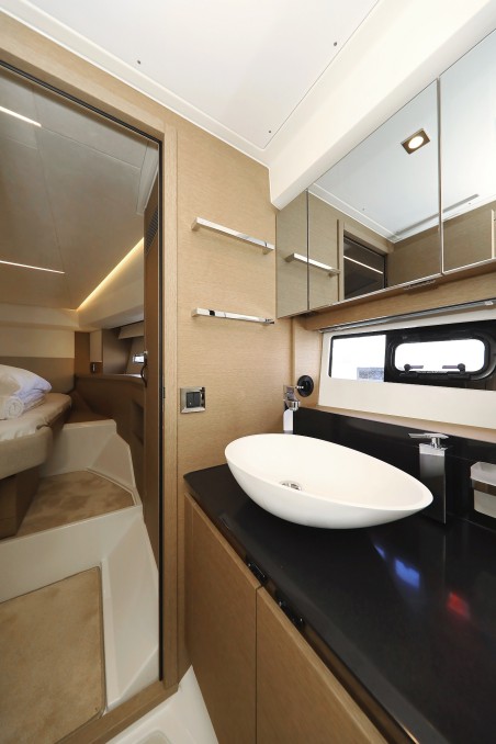 Jeanneau Prestige 460 Fly - 3 + 1 cab. Ferus