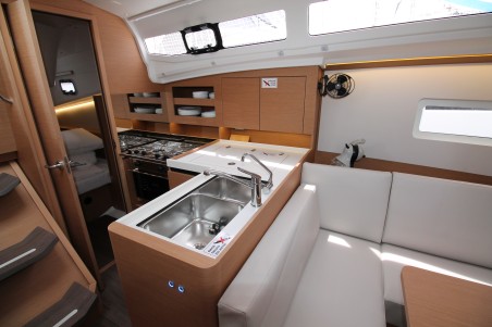 Jeanneau Sun Odyssey 380 - 3 cab. Amelie