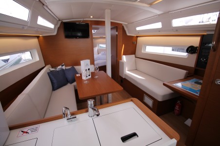 Jeanneau Sun Odyssey 380 - 3 cab. Evita