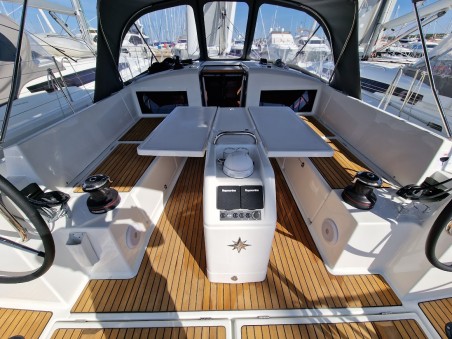 Jeanneau Sun Odyssey 440 - 4 cab. Vela