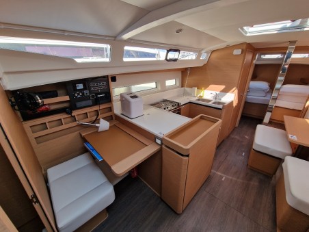 Jeanneau Sun Odyssey 440 - 4 cab. Vela