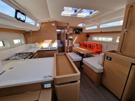 Jeanneau Sun Odyssey 440 - 4 cab. Vela