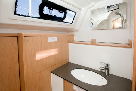 Bavaria Yachtbau Bavaria Cruiser 37 - 3 cab. Matija