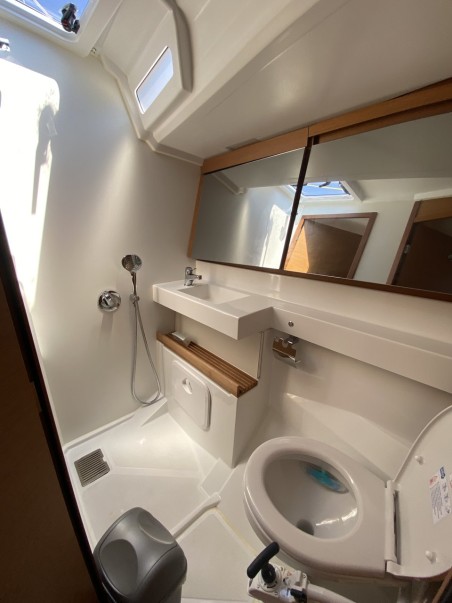 Jeanneau Sun Odyssey 440 - 4 cab. Lornia