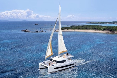 Catana Group Bali 4.4 - 4 + 2 cab. Blue Diamond