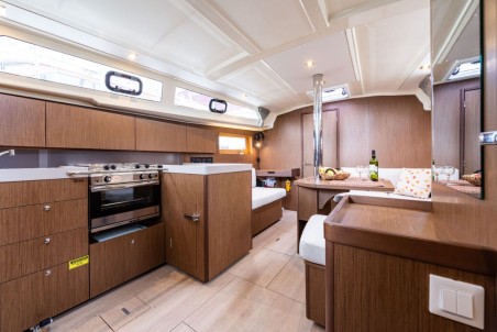 Bénéteau Oceanis 41.1 Elena