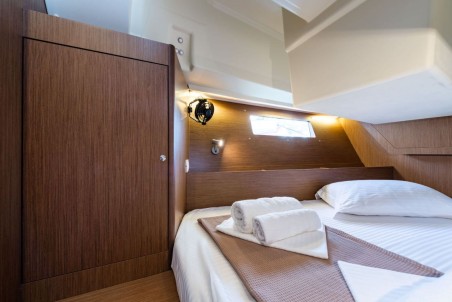 Bénéteau Oceanis 41.1 Elena