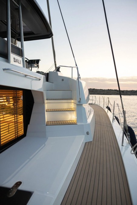 Catana Group Bali 5.8 - 4 + 2 cab. New Horizons 4