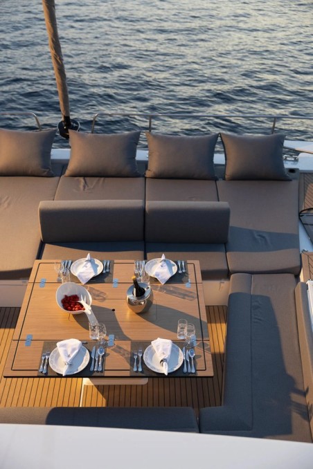 Catana Group Bali 5.8 - 4 + 2 cab. New Horizons 4