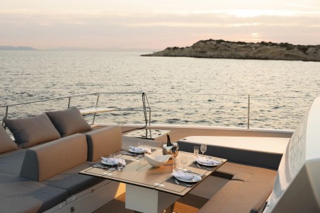 Catana Group Bali 5.8 - 4 + 2 cab. New Horizons 4