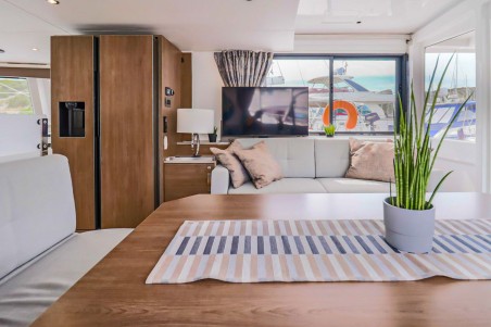 Catana Group Bali 4.6 - 5 + 2 cab. Cyprinus