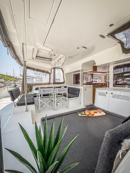 Lagoon-Bénéteau Lagoon 450 F - 4 + 2 cab. Red Twin