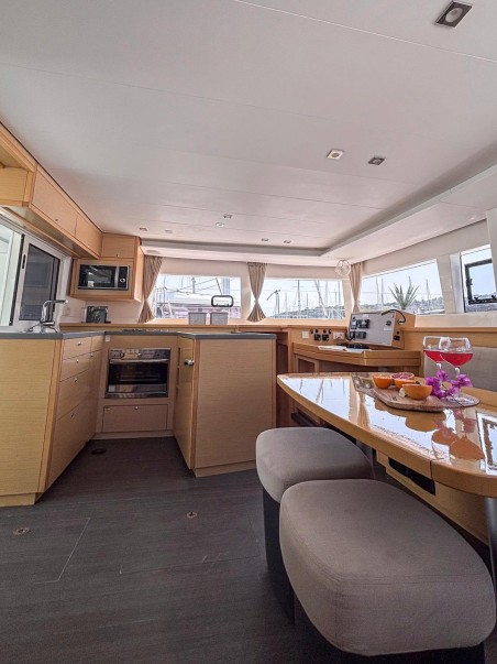 Lagoon-Bénéteau Lagoon 450 F - 4 + 2 cab. Red Twin