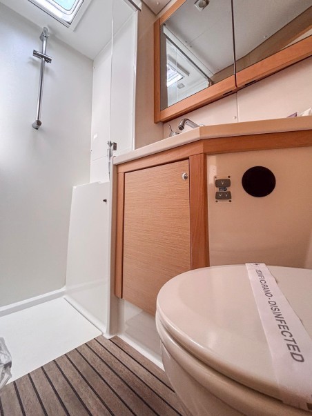 Lagoon-Bénéteau Lagoon 450 F - 4 + 2 cab. Red Twin