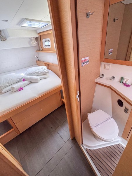 Lagoon-Bénéteau Lagoon 450 F - 4 + 2 cab. Red Twin