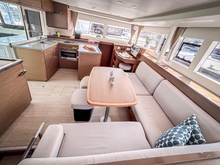 Lagoon-Bénéteau Lagoon 450 F - 4 + 2 cab. Red Twin II