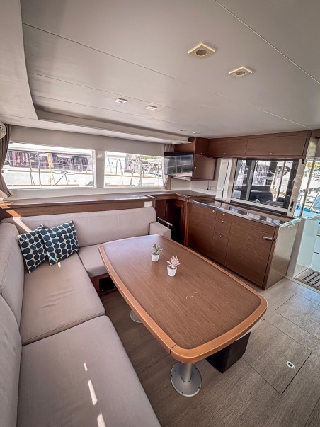 Lagoon-Bénéteau Lagoon 450 F - 4 + 2 cab. Red Twin II