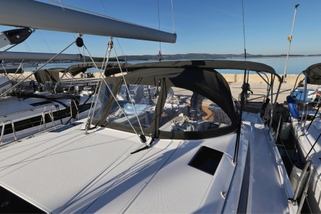 Elan Marine Elan Impression 45 - 4 cab. Scarlett