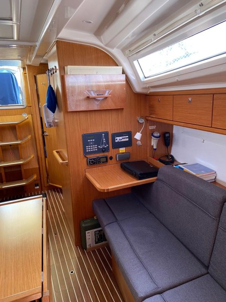 Bavaria Yachtbau Bavaria Cruiser 37 - 3 cab. Into the Blue