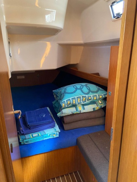 Bavaria Yachtbau Bavaria Cruiser 37 - 3 cab. Into the Blue