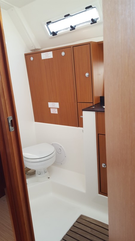 Bavaria Yachtbau Bavaria Cruiser 40 Inipi