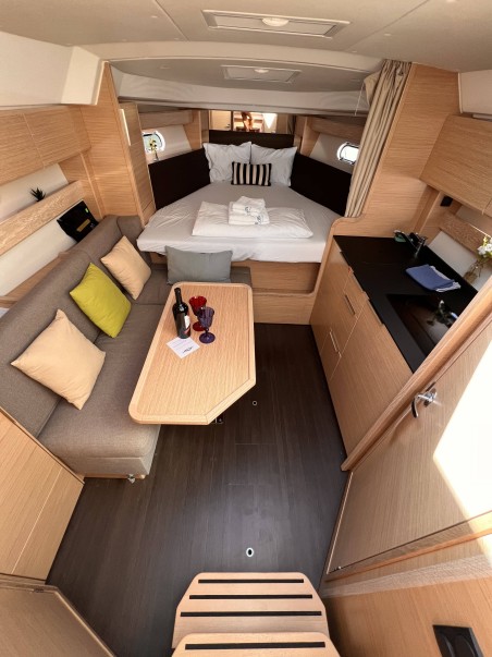 Bavaria 33 Sport HT Palermo | Yacht Charter Croatia | Travelboat