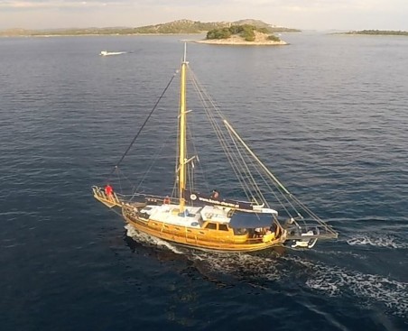 Custom Made Larus - 3 + 1 cab. Larus