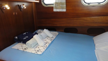 Custom Made Larus - 3 + 1 cab. Larus