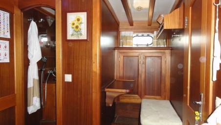 Custom Made Larus - 3 + 1 cab. Larus