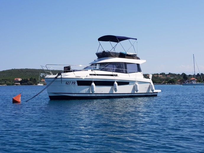 Delphia Yachts Platinum 989 Fly Sabina