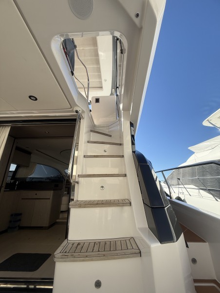 Azimut / Benetti Yachts Azimut 53 Fly White