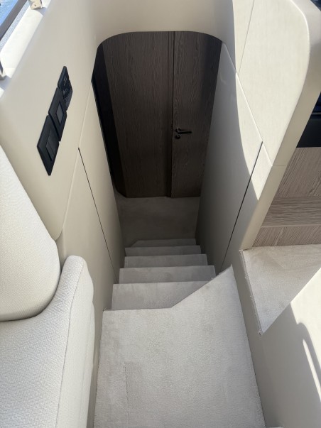 Azimut / Benetti Yachts Azimut 53 Fly White