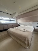 Azimut / Benetti Yachts Azimut 53 Fly White