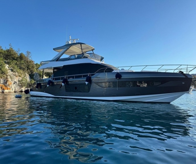 Azimut / Benetti Yachts Azimut 68 - 4 + 1 cab. Pangea